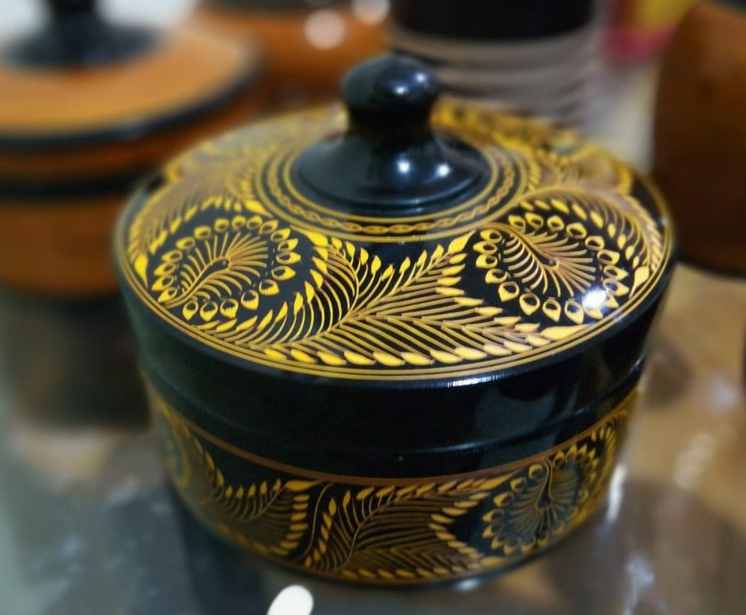 Color at the Lathe: The Craft of Friction Lac Woodturning